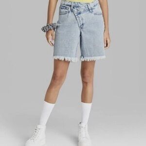 Wild Fable Light Denim Bermuda Jean Shorts with frayed hem size 8